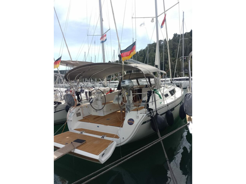 Bavaria Cruiser 41, Summer elli